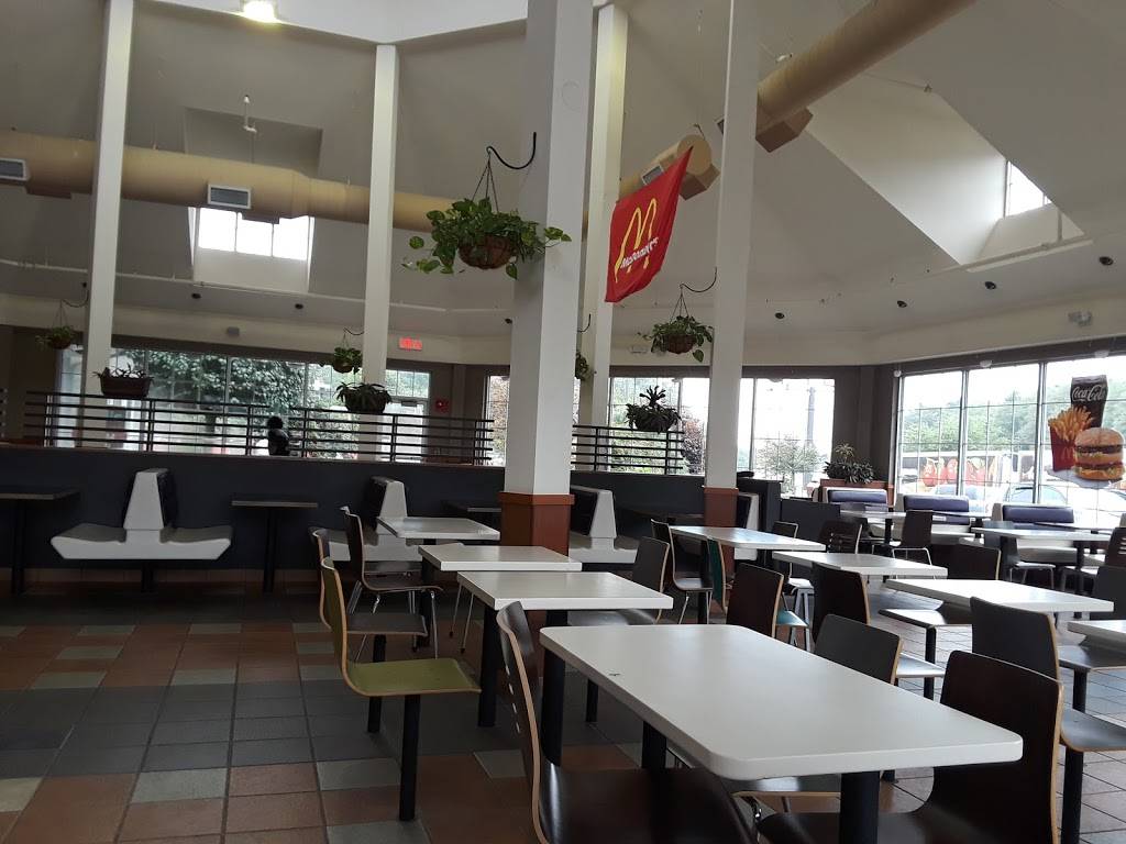 McDonalds | cafe | 117 Massachusetts Turnpike, Natick, MA 01760, USA | 5086511687 OR +1 508-651-1687