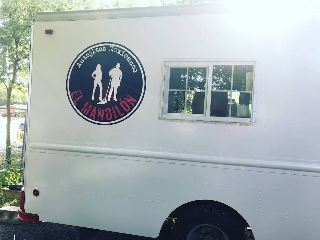 El Mandilón de San Antonio | restaurant | 10007 Roosevelt Ave, San Antonio, TX 78214, USA | 2103939893 OR +1 210-393-9893
