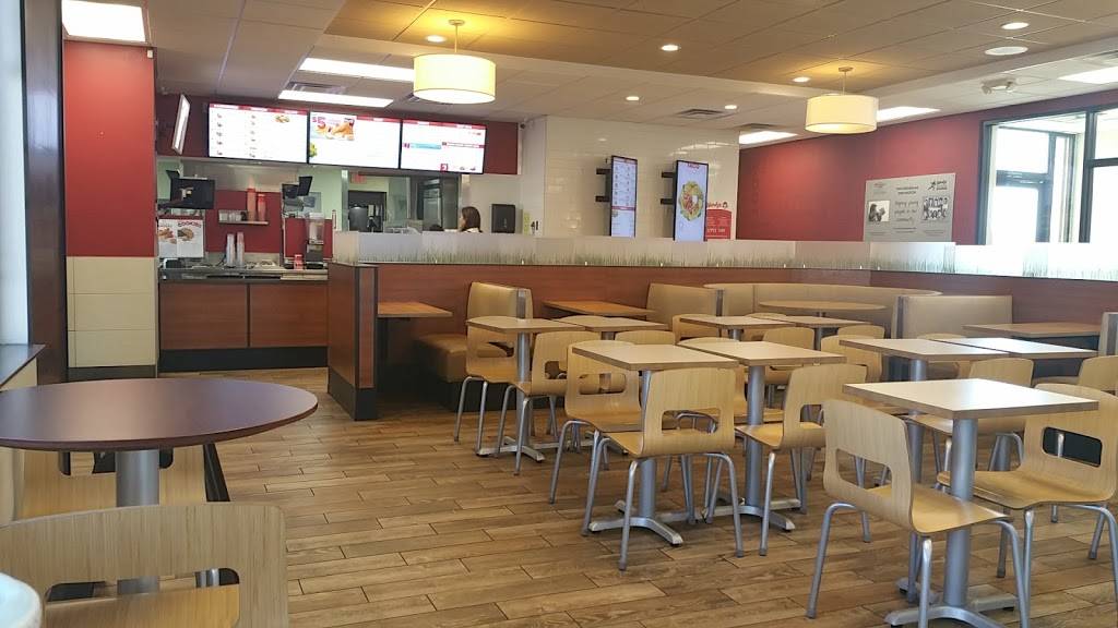 Wendys | restaurant | 1890 N Zaragoza Rd, El Paso, TX 79936, USA | 9158573308 OR +1 915-857-3308