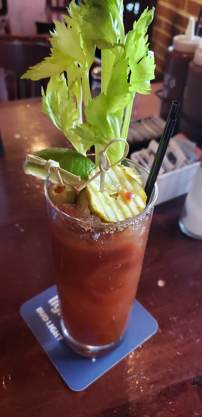 Famous Daves Bar-B-Que | meal takeaway | 201 Pierce St, Sioux City, IA 51101, USA | 7122778800 OR +1 712-277-8800