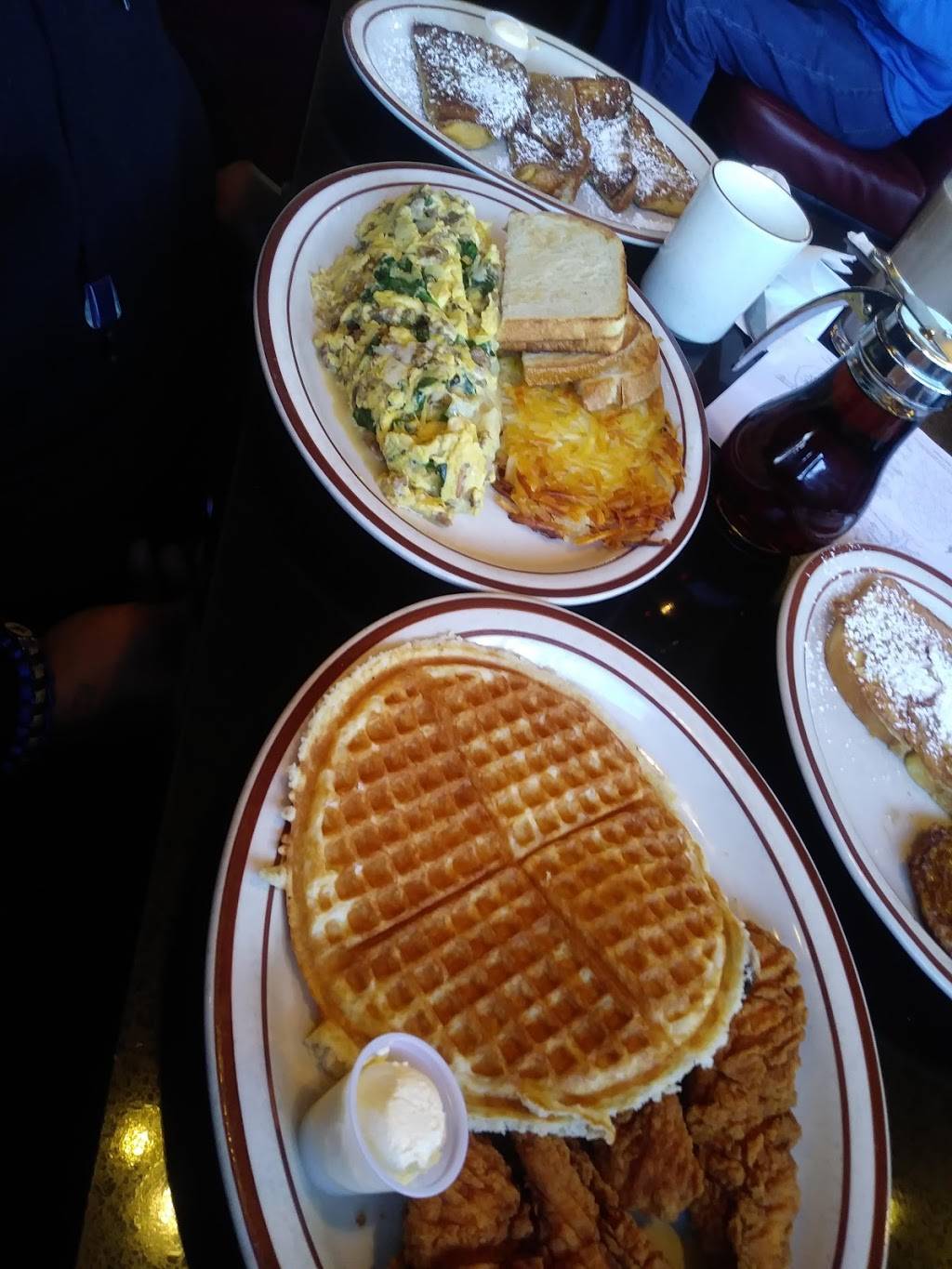 Emil Villas Hickory Pit - San Leandro | restaurant | 1800 E 14th St, San Leandro, CA 94577, USA | 5103577776 OR +1 510-357-7776