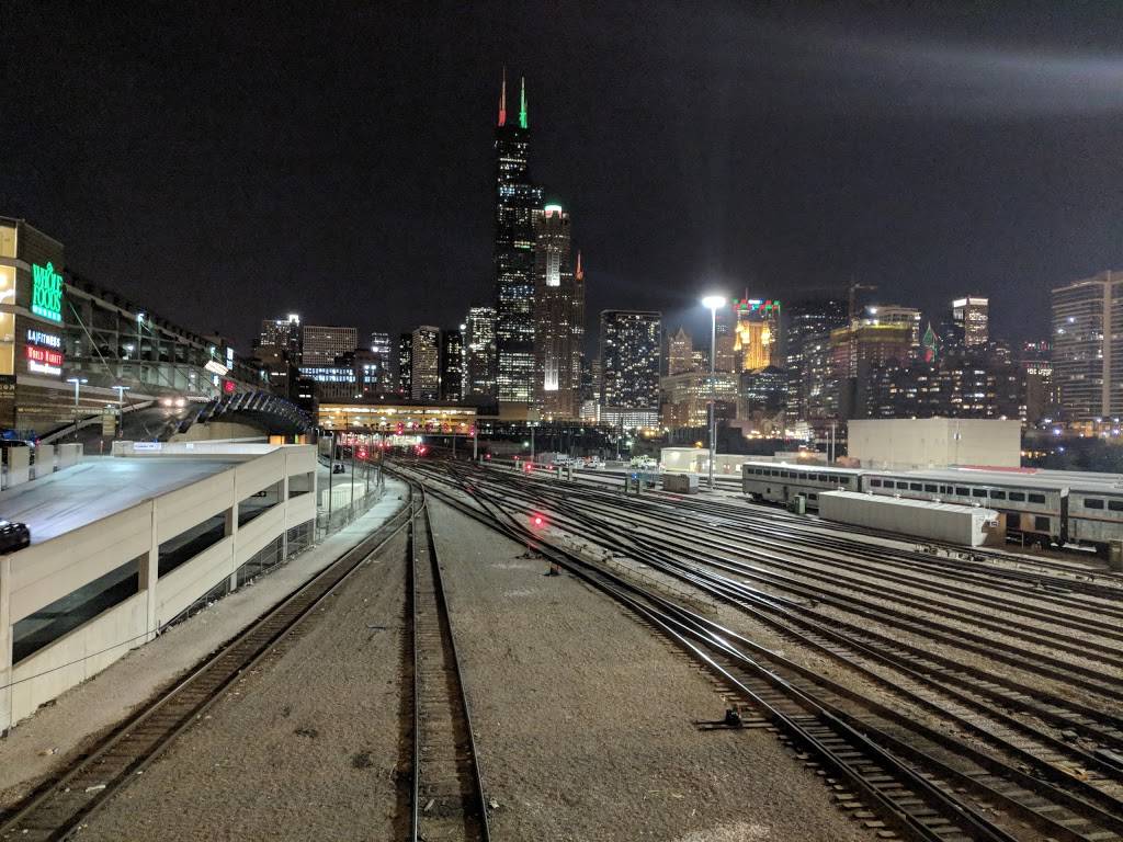 White Palace Grill | restaurant | 1159 S Canal St, Chicago, IL 60607, USA | 3129397167 OR +1 312-939-7167