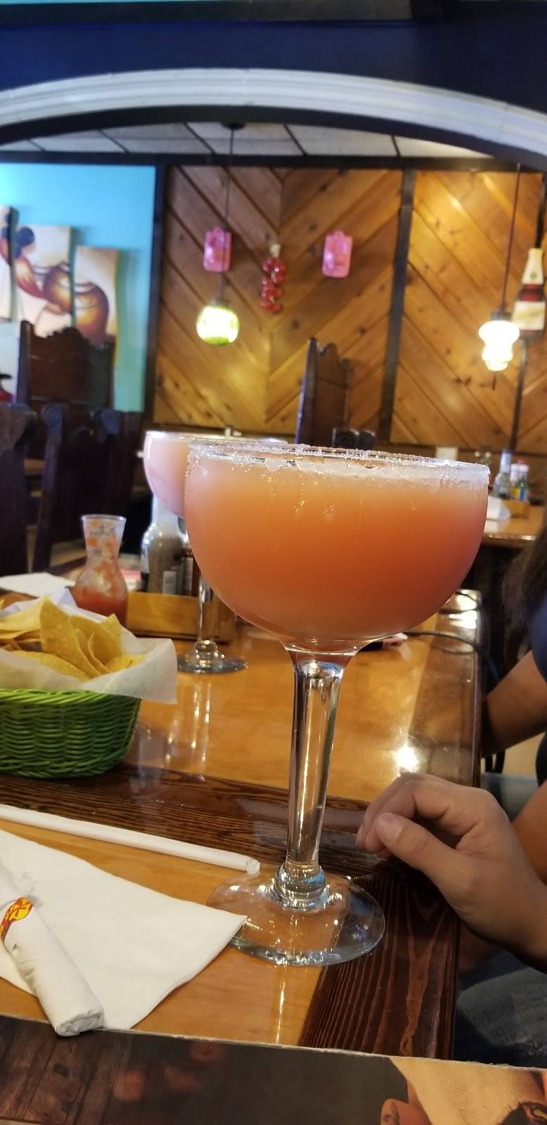 Los Tres Caminos | restaurant | 172 N Broadway, Peru, IN 46970, USA | 7654727005 OR +1 765-472-7005