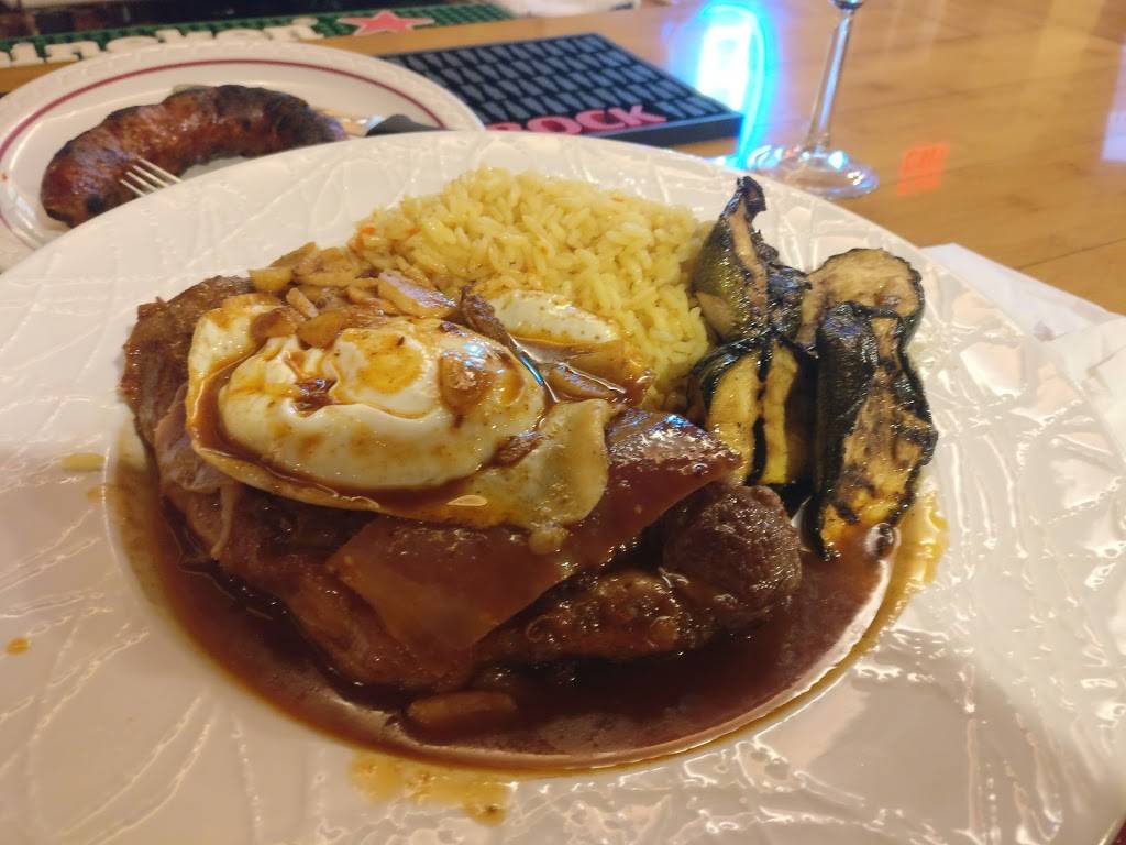 Avenue Bar and Grill | restaurant | 147 Rubber Ave, Naugatuck, CT 06770, USA | 2037230615 OR +1 203-723-0615