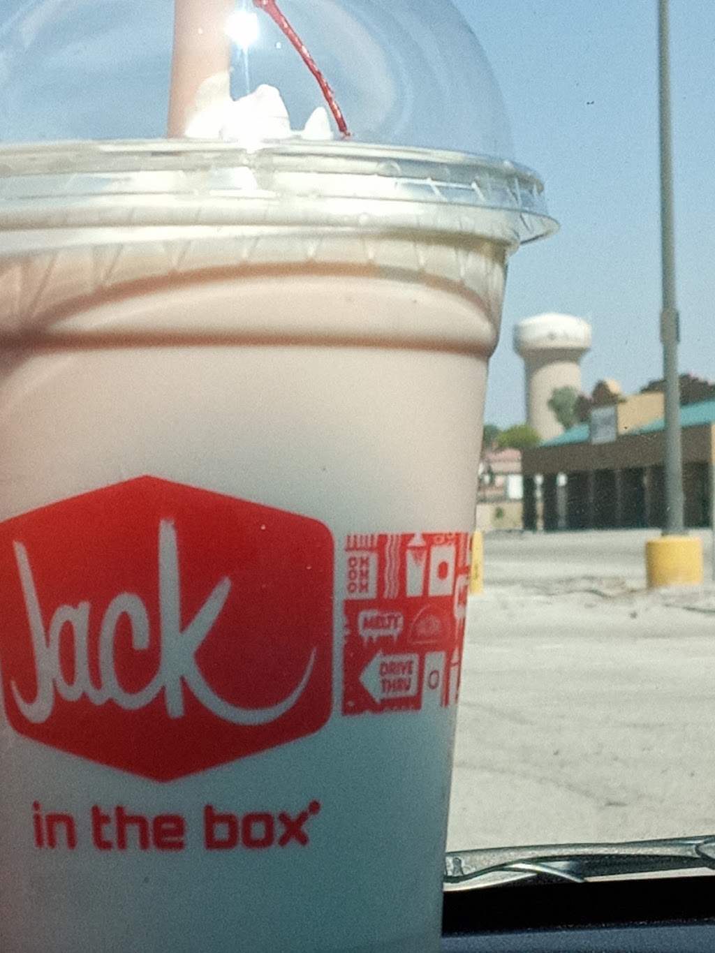Jack in the Box | restaurant | 606 Main St, San Luis, AZ 85349, USA | 9286272276 OR +1 928-627-2276