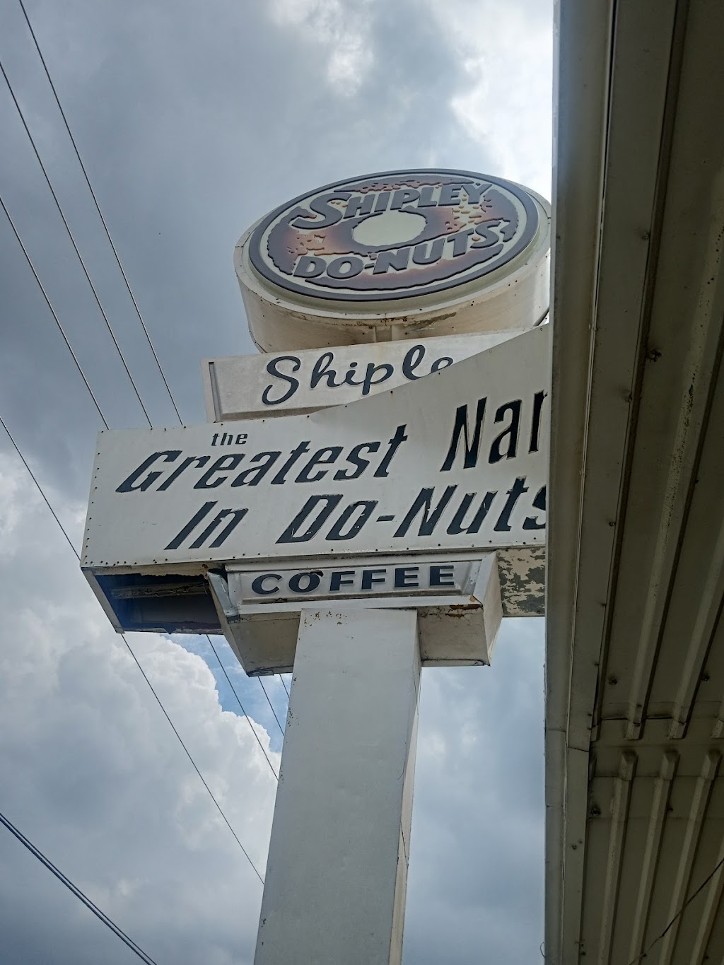 Shipley Do-Nuts | bakery | 8901 Mesa Dr, Houston, TX 77028, USA | 7136330580 OR +1 713-633-0580