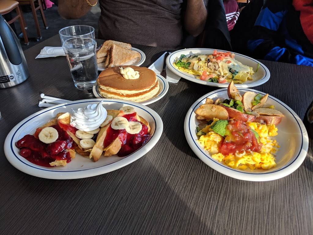 IHOP - The Tower Hotel | restaurant | 6732 Fallsview Boulevard, 26th Floor, Niagara Falls, ON L2G 3W6, Canada | 90535615012037 OR +1 905-356-1501 ext. 2037