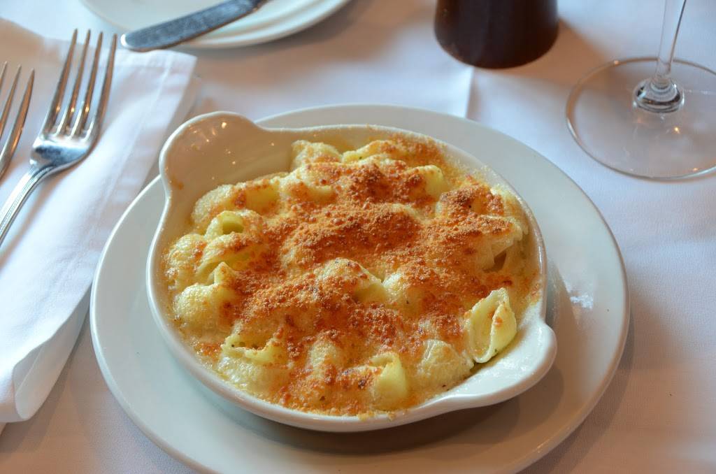 Bass Street Chop House | restaurant | 1601 River Dr Ste 100, Moline, IL 61265, USA | 3097624700 OR +1 309-762-4700