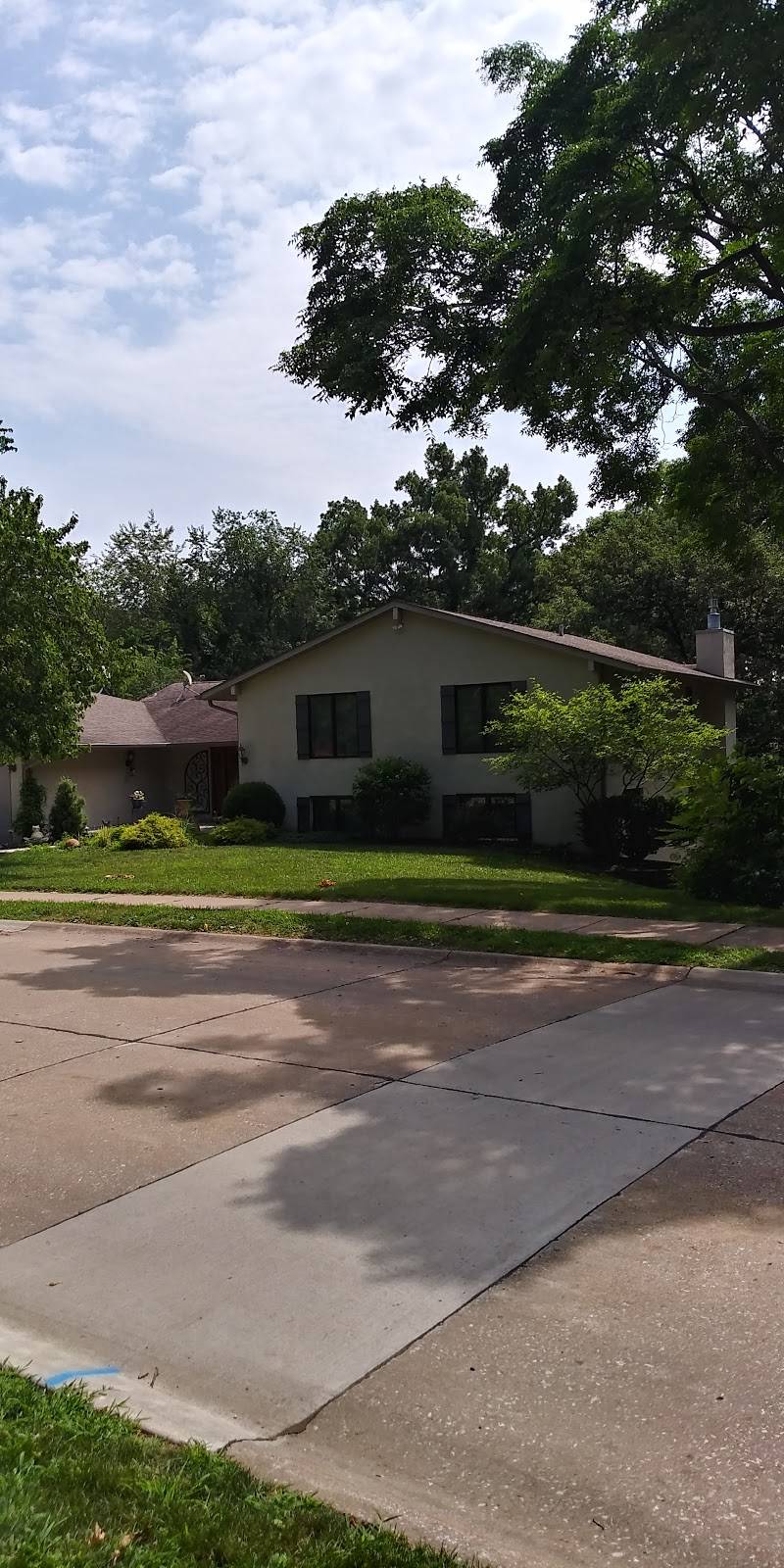 The Kovach Padaria Estate | restaurant | 14 Velie Dr, Moline, IL 61265, USA | 3092355528 OR +1 309-235-5528