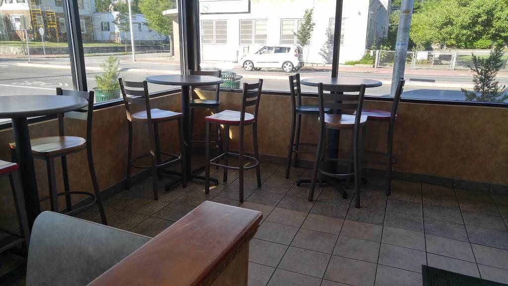 Subway Restaurants | restaurant | 583 Elmwood Ave, Providence, RI 02907, USA | 4017813009 OR +1 401-781-3009