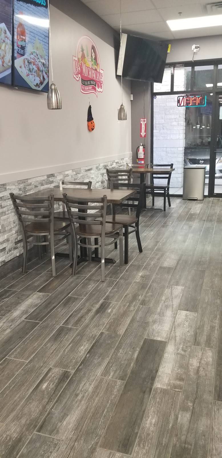 La Michoacana | restaurant | 7034 S Harlem Ave, Bridgeview, IL 60455, USA | 7085460674 OR +1 708-546-0674