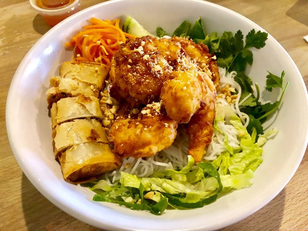 Singhs Vietnamese | restaurant | 2805 N St Marys St, San Antonio, TX 78212, USA | 5129409662 OR +1 512-940-9662