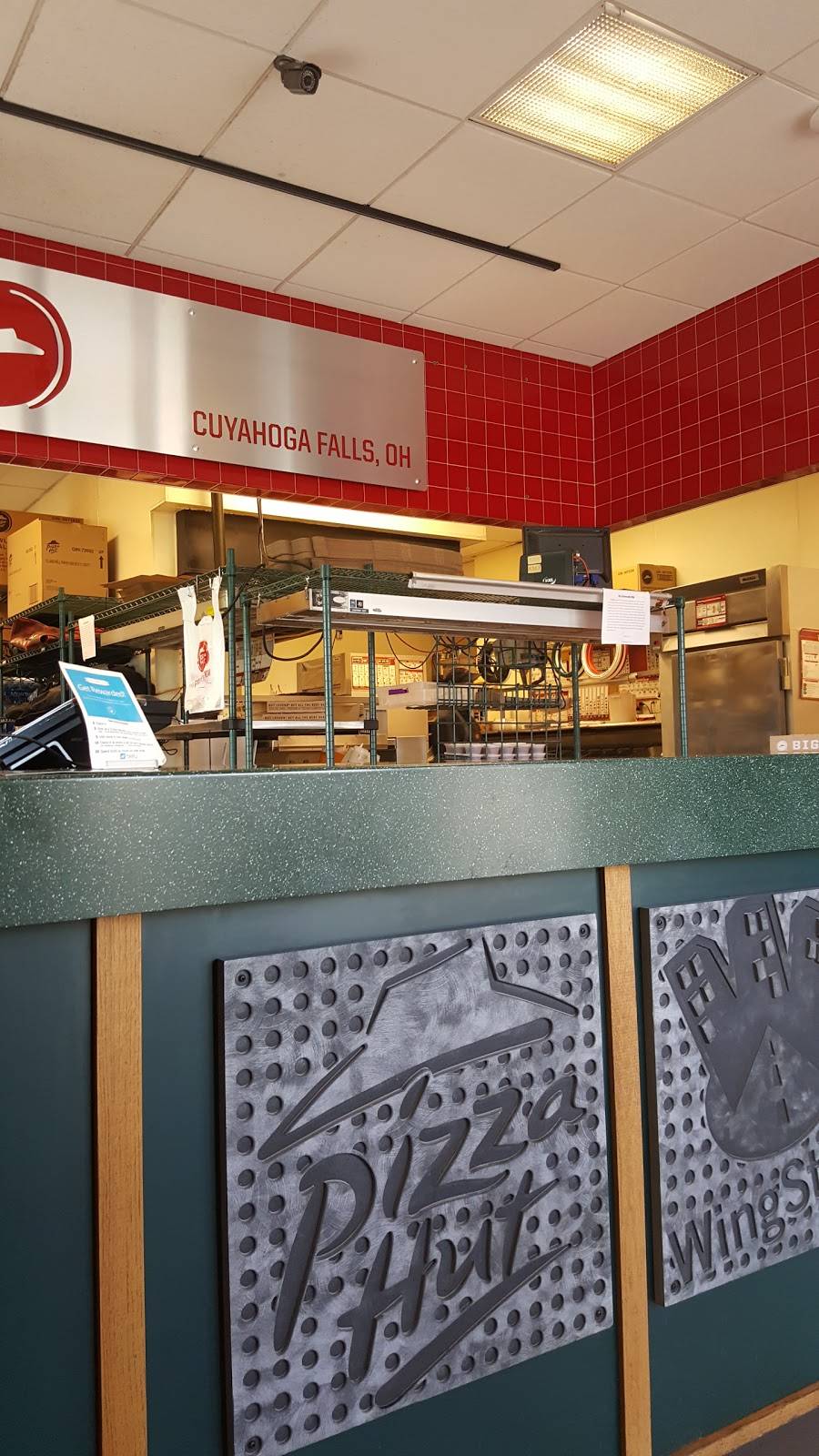 Pizza Hut | restaurant | 2893 State Street, Cuyahoga Falls, OH 44223, USA | 3309201880 OR +1 330-920-1880