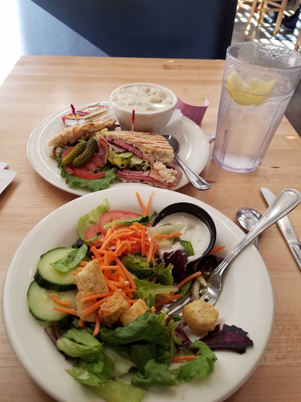 Jantz Cafe & Bakery | cafe | 3361 G St, Merced, CA 95340, USA | 2097265157 OR +1 209-726-5157