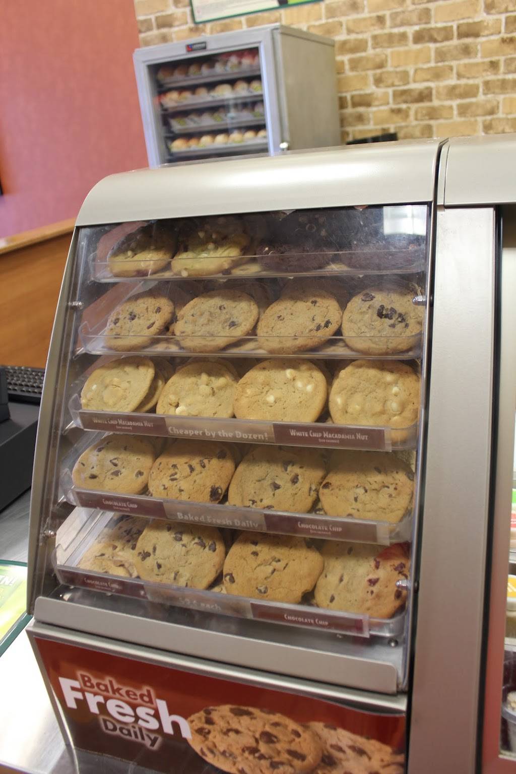 Subway | restaurant | 822 N Madison Blvd, Roxboro, NC 27573, USA | 3363225300 OR +1 336-322-5300