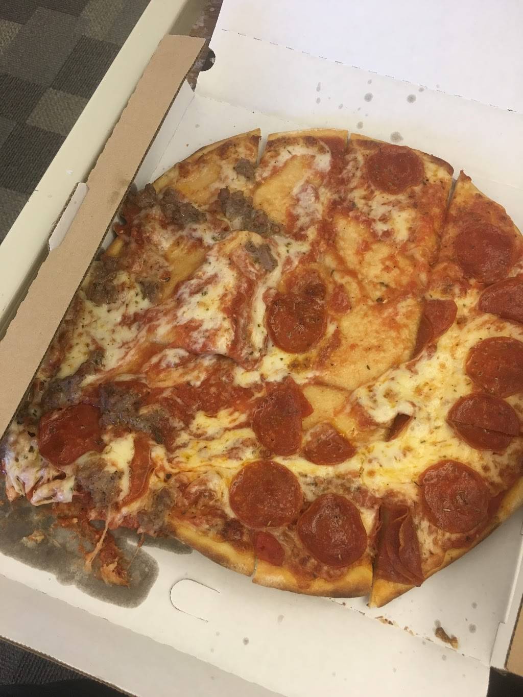 Ferentinos Pizzeria | restaurant | 825 S Waukegan Rd, Lake Forest, IL 60045, USA | 8476151000 OR +1 847-615-1000