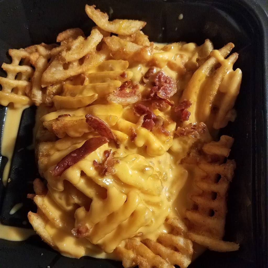 Friendlys | restaurant | 497 Farmington Ave, Bristol, CT 06010, USA | 8605891059 OR +1 860-589-1059