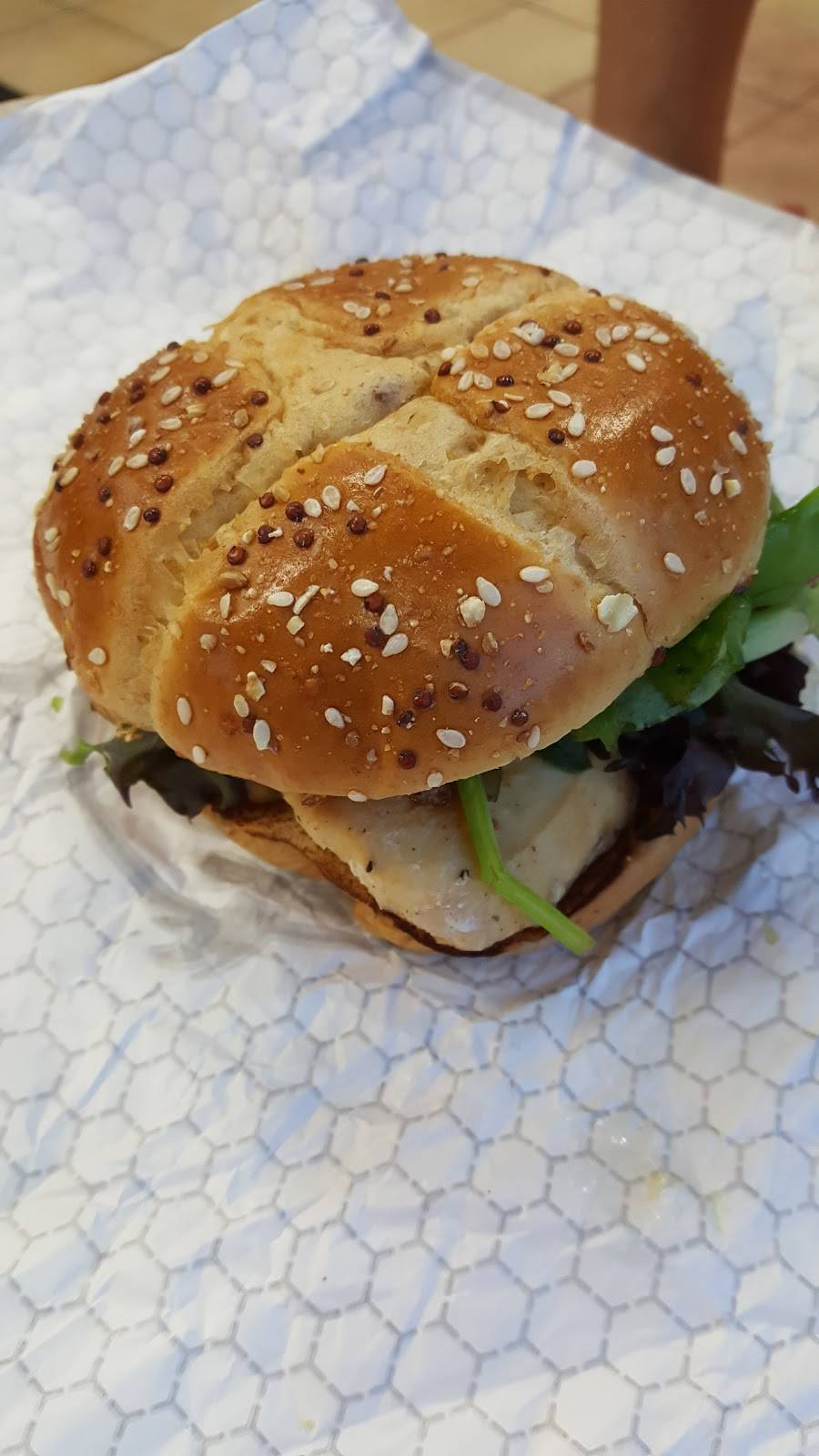 Wendys | restaurant | 28180 Newhall Ranch Rd, Santa Clarita, CA 91355, USA | 6612957710 OR +1 661-295-7710