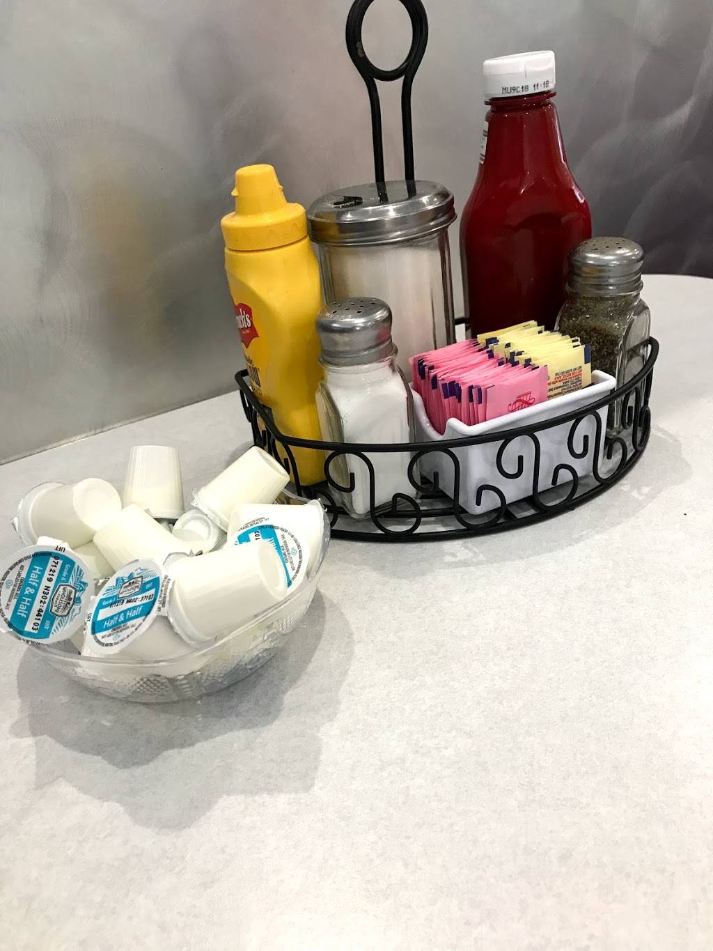 LuLu Bs Diner | restaurant | 2374 Immokalee Rd, Naples, FL 34110, USA | 2395961965 OR +1 239-596-1965