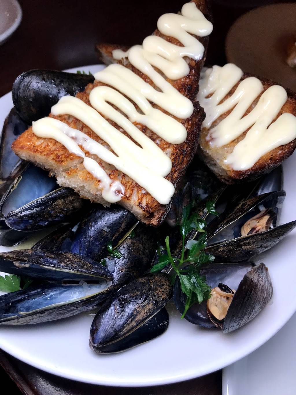 Virginias | restaurant | 647 E 11th St, New York, NY 10009, USA | 2126580182 OR +1 212-658-0182