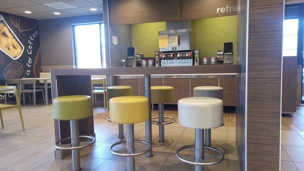 McDonalds | cafe | 407 W Prospect St, Jackson, MI 49203, USA | 5177829829 OR +1 517-782-9829