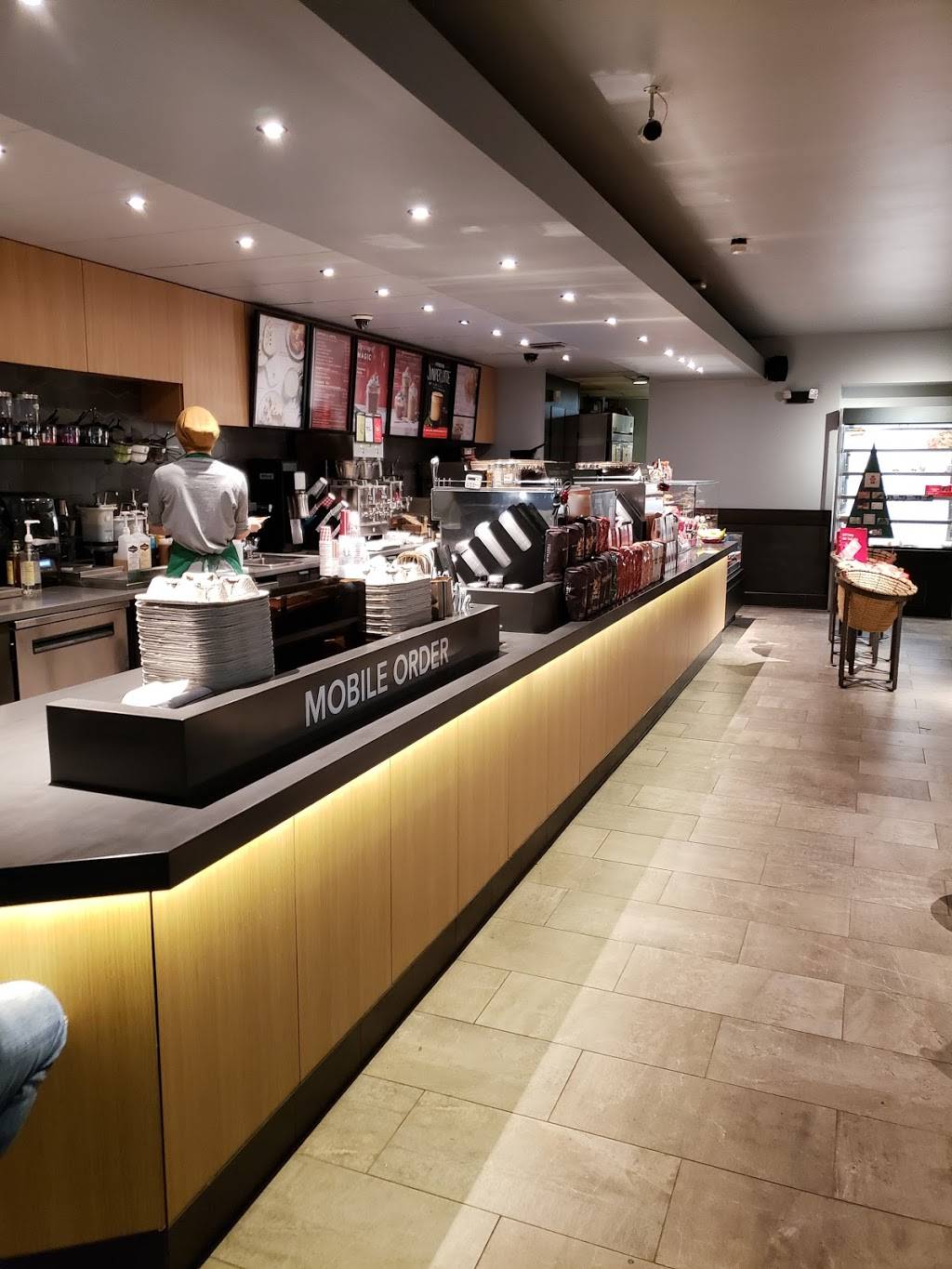 Starbucks | cafe | 215-29 Northern Blvd, Queens, NY 11361, USA | 7182814165 OR +1 718-281-4165