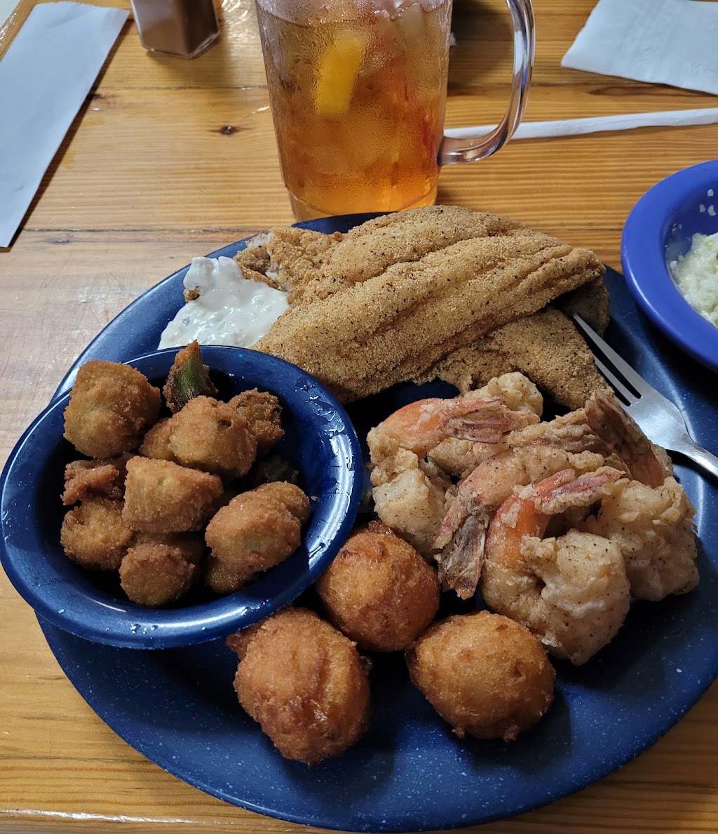 Davids Catfish House | restaurant | 5129 Dogwood Dr, Milton, FL 32570, USA | 8506261500 OR +1 850-626-1500