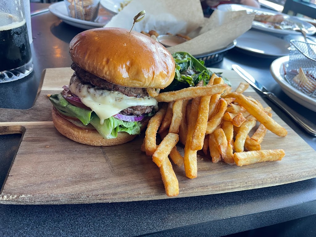 Pops Public House | restaurant | 1300 1st St, Gilroy, CA 95020, USA | 4083375981 OR +1 408-337-5981