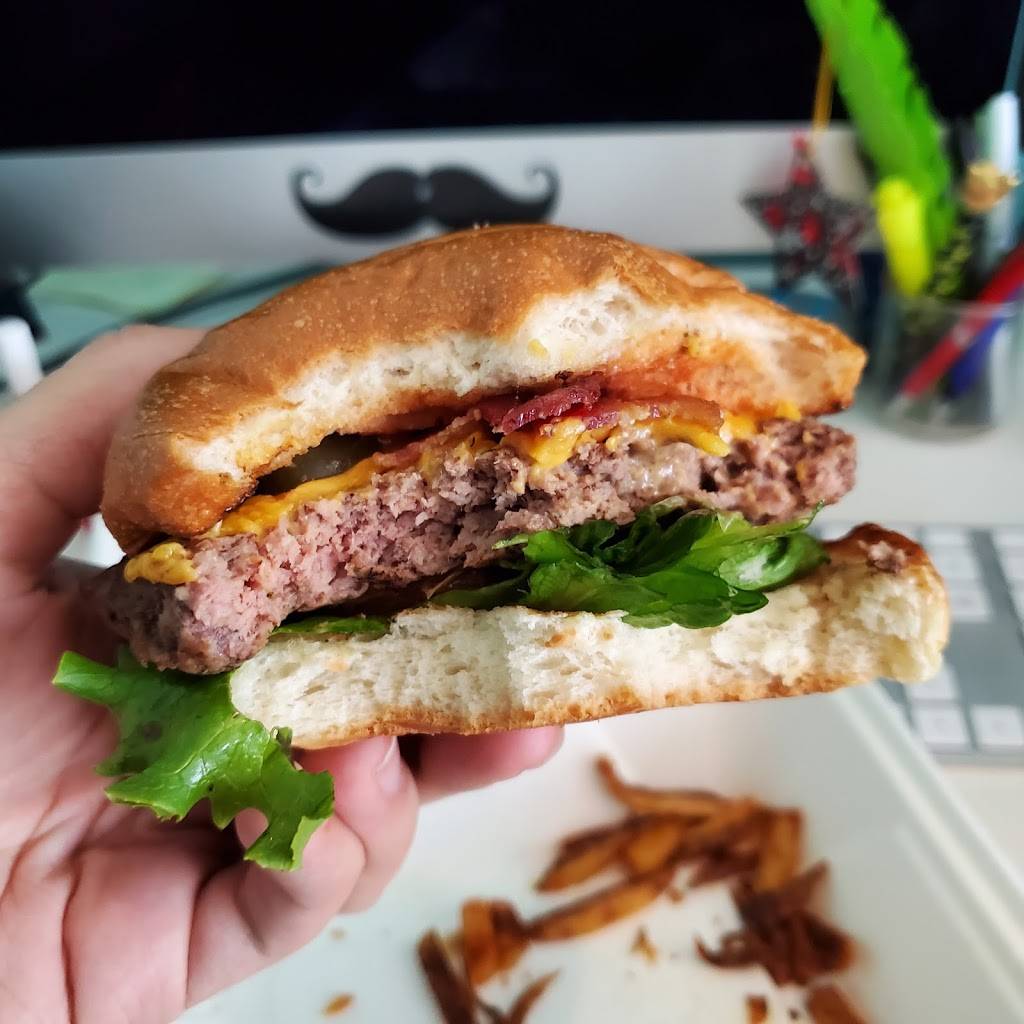 Twisted Root Burger Co. | restaurant | 4270 Aloma Ave, Winter Park, FL 32792, USA | 4079605163 OR +1 407-960-5163