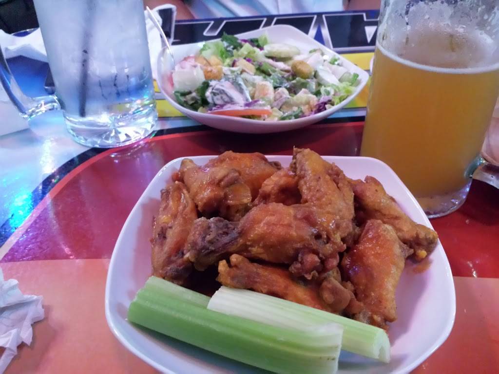 Coachs Sports Bar & Grill | restaurant | 43451 Gadsden Ave, Lancaster, CA 93534, USA | 6619428919 OR +1 661-942-8919