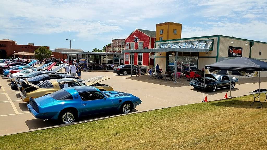 Thunder Roadhouse Cafe | restaurant | 900 W Memorial Rd, Oklahoma City, OK 73114, USA | 4057526073 OR +1 405-752-6073