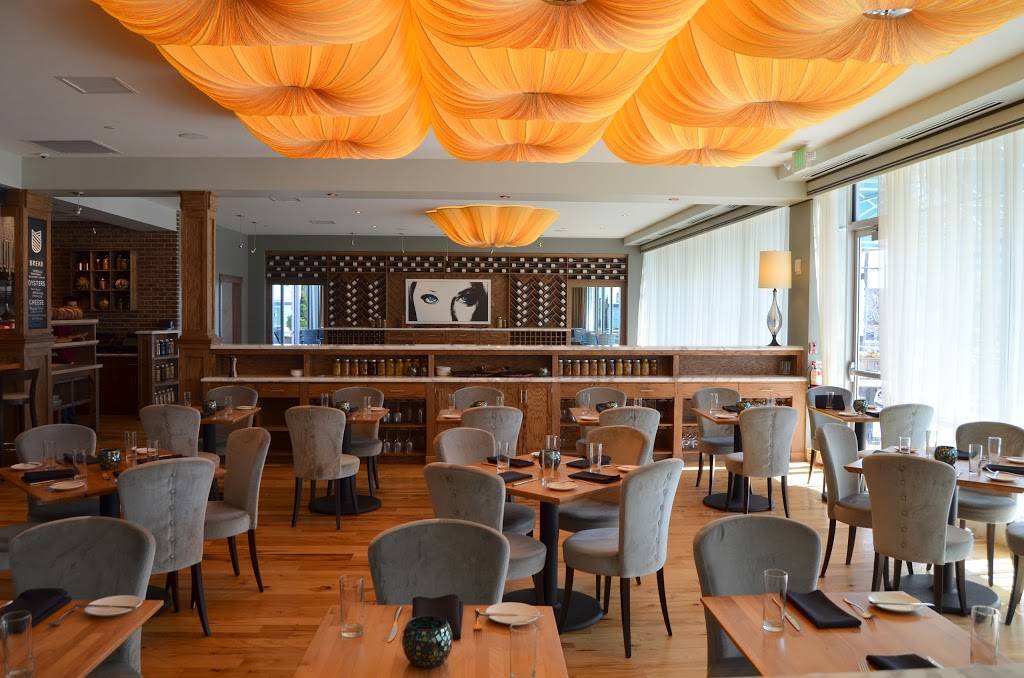 Cunninghams | restaurant | 1 Olympic Pl, Towson, MD 21204, USA | 4103397730 OR +1 410-339-7730