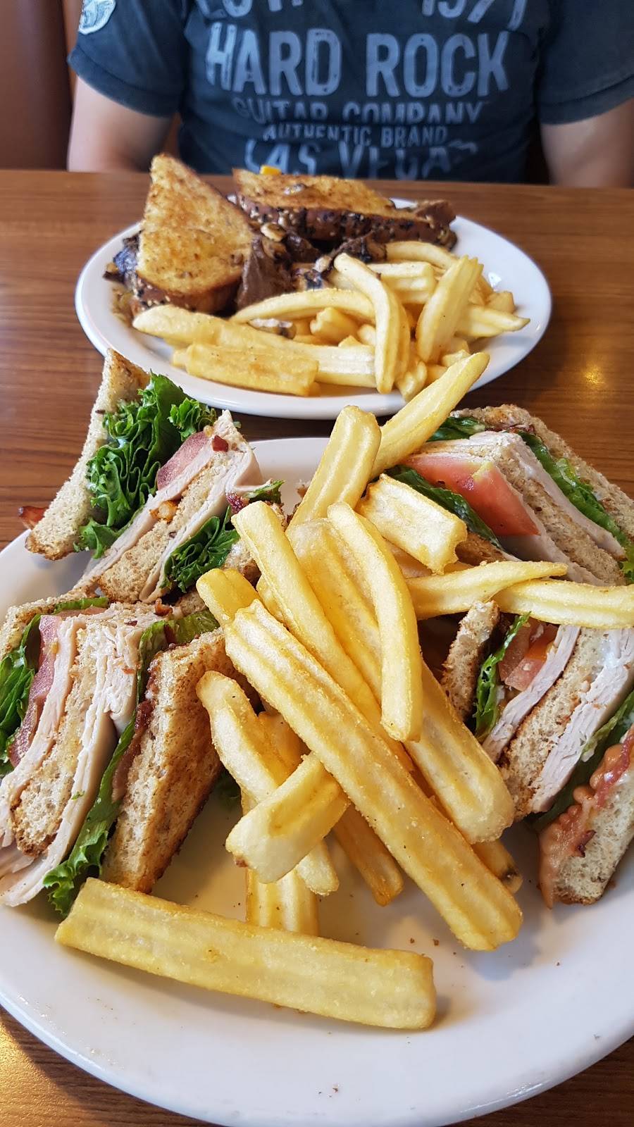 Dennys | restaurant | 13165 Main St, Hesperia, CA 92345, USA | 7609477180 OR +1 760-947-7180