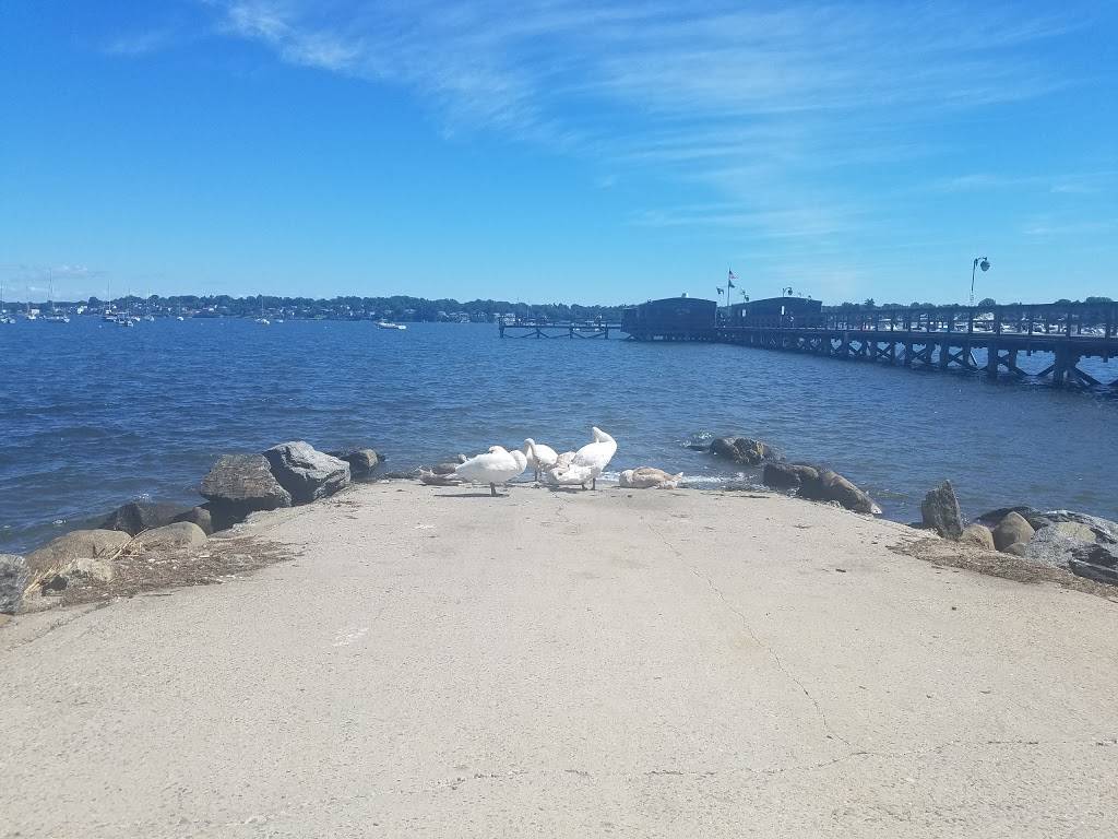 Bayside Marina | meal takeaway | 28-05 Cross Island Pkwy, Bayside, NY 11360, USA | 7182290097 OR +1 718-229-0097