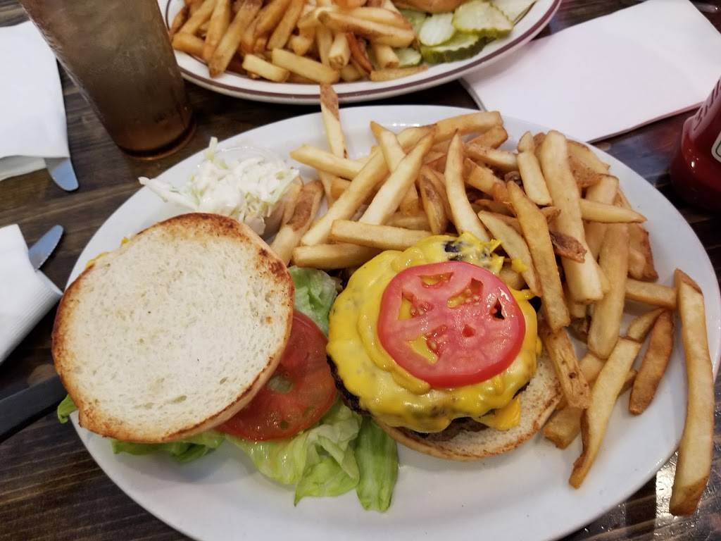 Golden Nugget Pancake House | bakery | 1765 W Lawrence Ave, Chicago, IL 60640, USA | 7737696700 OR +1 773-769-6700