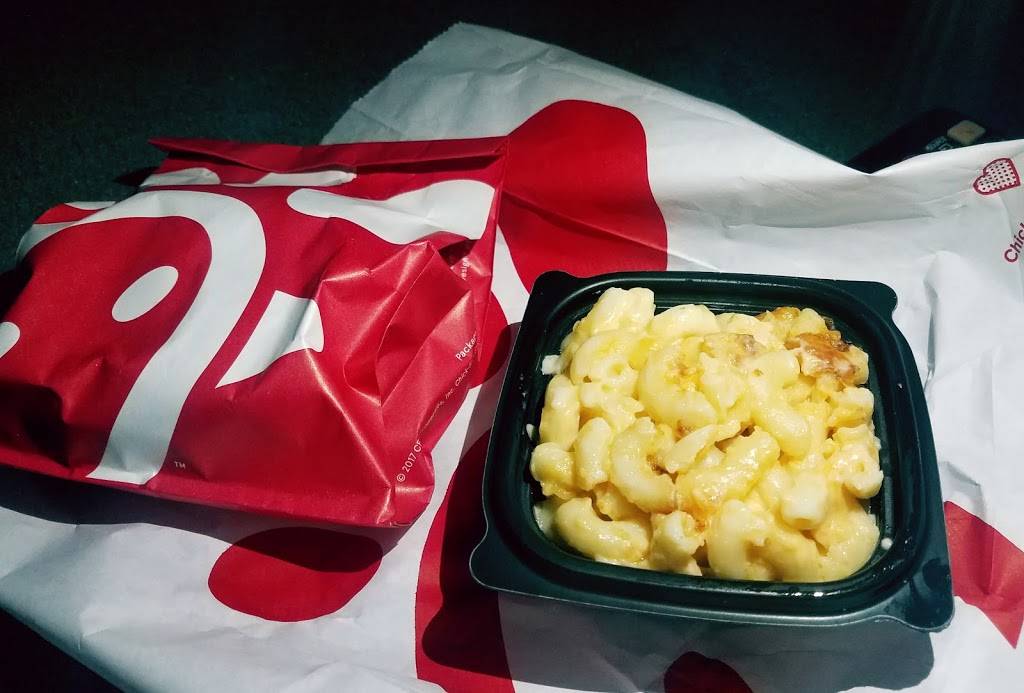 Chick-fil-A | restaurant | 8221 Marbach Rd, San Antonio, TX 78227, USA | 2106732777 OR +1 210-673-2777