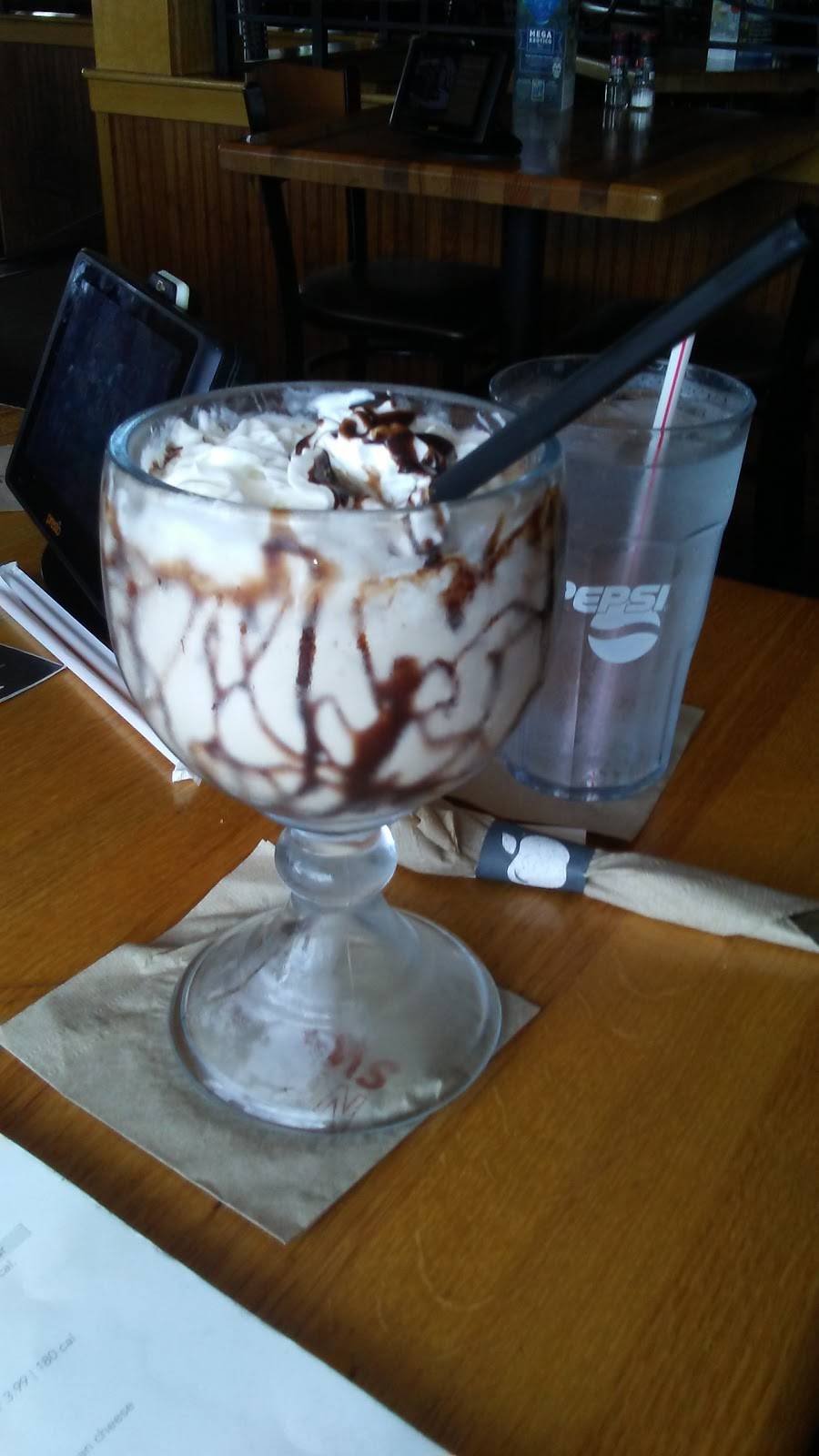 Applebees Grill + Bar | restaurant | 2506 S 3rd St, Terre Haute, IN 47802, USA | 8122322661 OR +1 812-232-2661