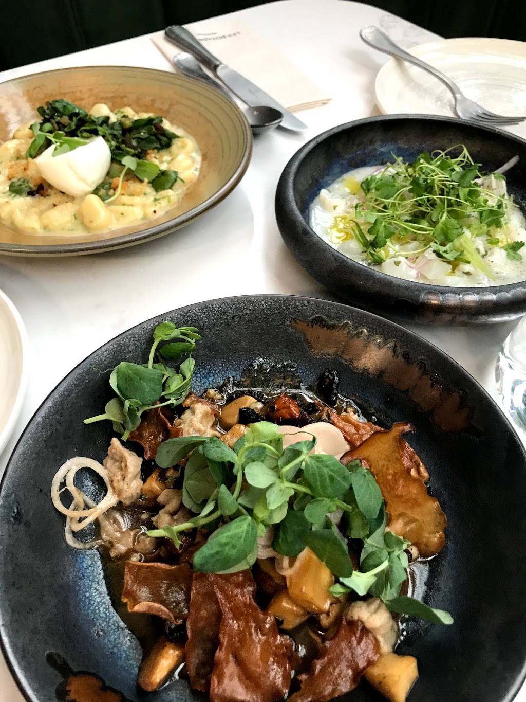 Les Botanistes | restaurant | 2010 Avenue Jules-Verne, Québec, QC G2G 2R2, Canada | 4188727971 OR +1 418-872-7971