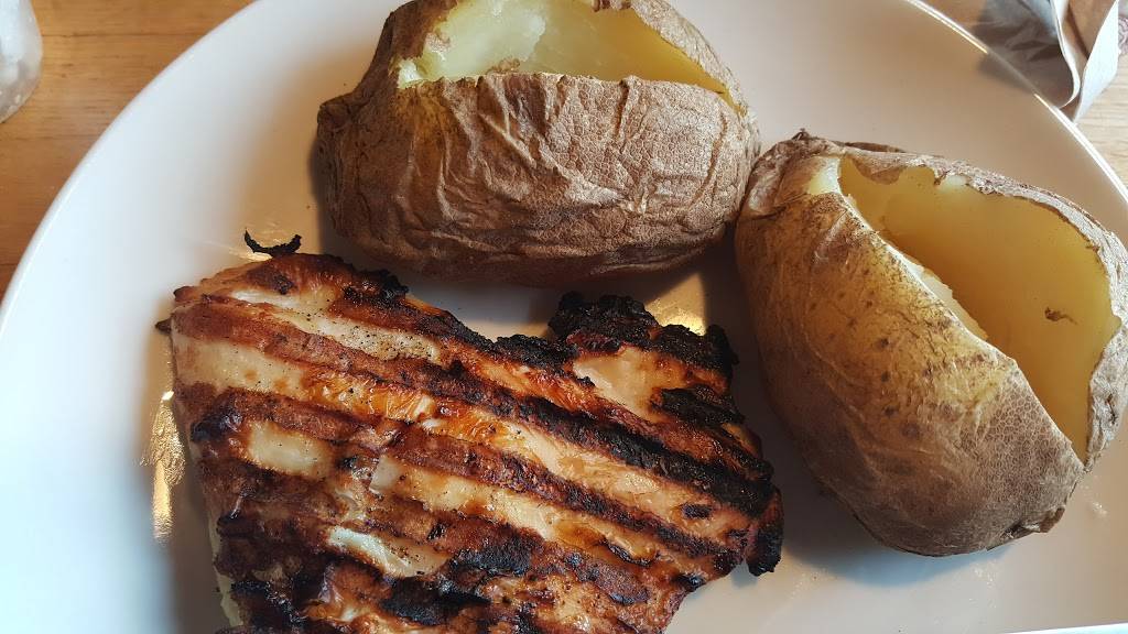 Applebees Grill + Bar | restaurant | 340 State Hwy 13, Wisconsin Dells, WI 53965, USA | 6082546900 OR +1 608-254-6900