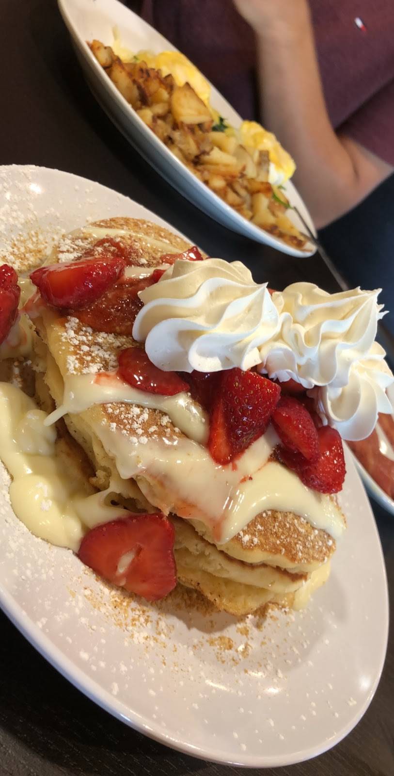 Stacked Pancake & Breakfast House Ancaster | restaurant | 59 Wilson St W, Ancaster, ON L9G 1N1, Canada | 9053047100 OR +1 905-304-7100