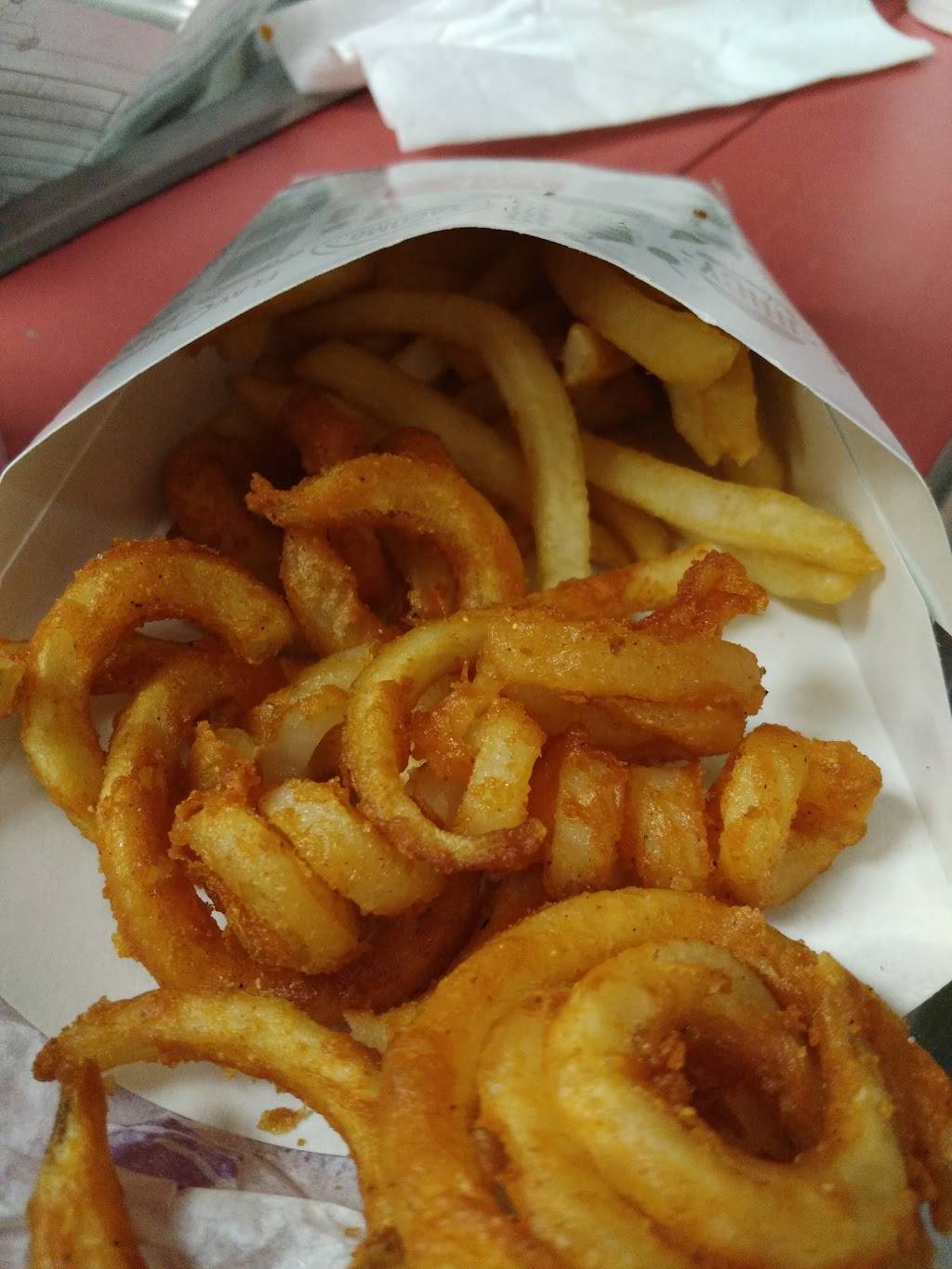 Jack in the Box | restaurant | 2209 SW Military Dr, San Antonio, TX 78224, USA | 2109233115 OR +1 210-923-3115