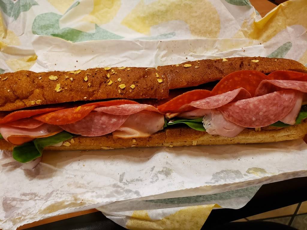 Subway Restaurants | restaurant | 2300 N Milwaukee Ave, Chicago, IL 60647, USA | 7732769448 OR +1 773-276-9448