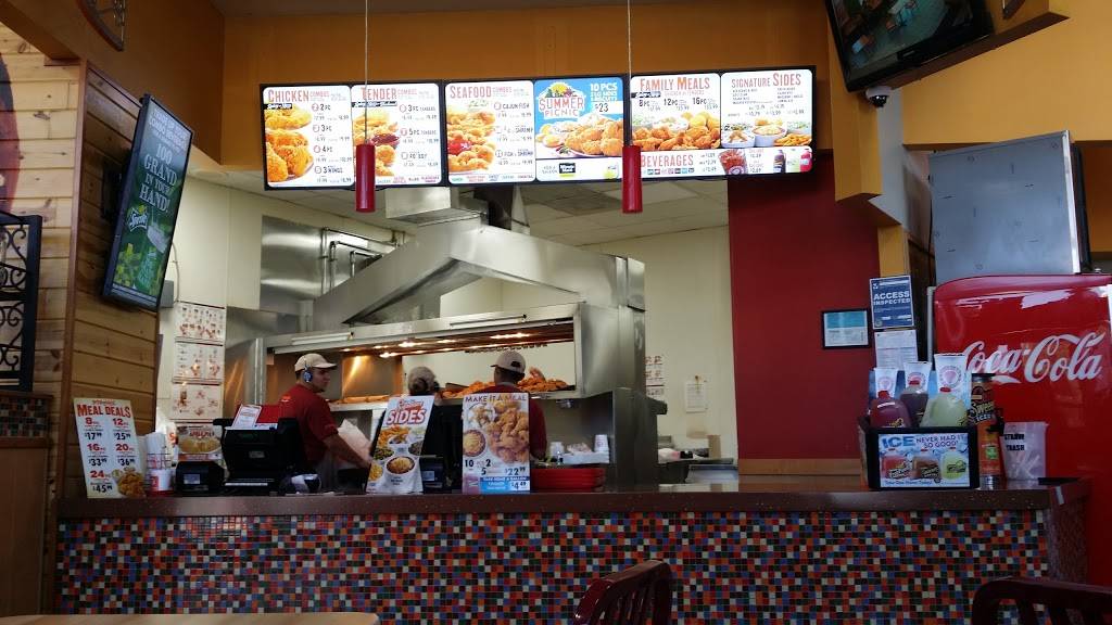 Popeyes Louisiana Kitchen | restaurant | 13745 Paramount Blvd, South Gate, CA 90280, USA | 5624086923 OR +1 562-408-6923