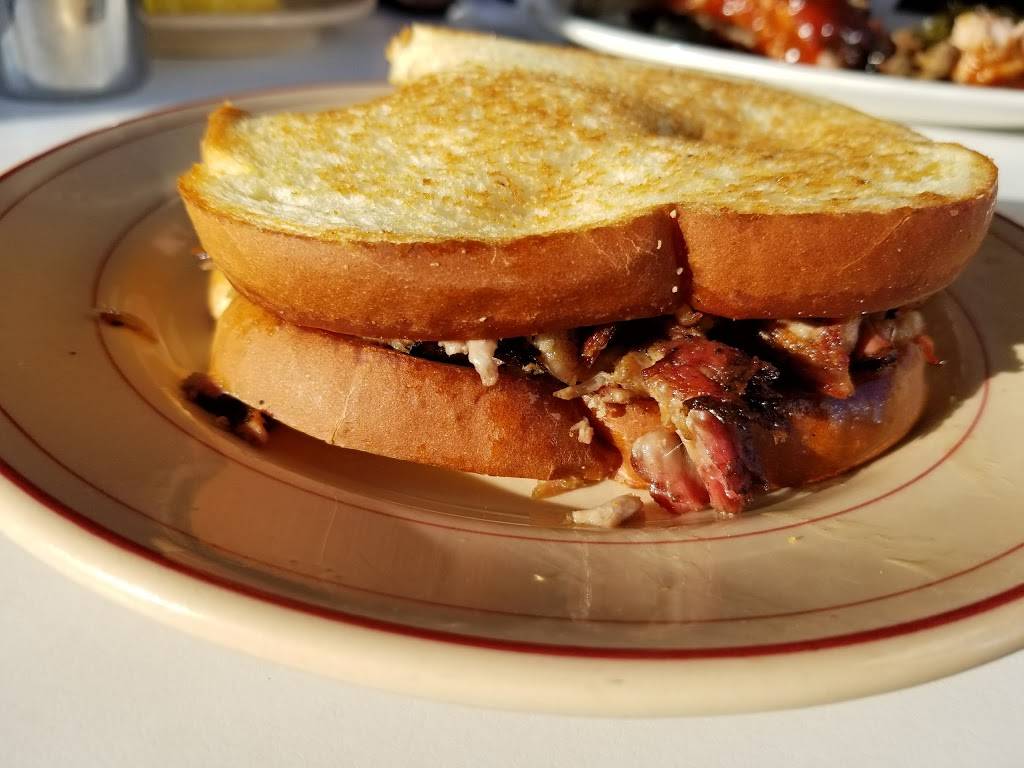 Anns Restaurant | restaurant | 1604 S Hawkins Ave, Akron, OH 44320, USA | 3308369000 OR +1 330-836-9000