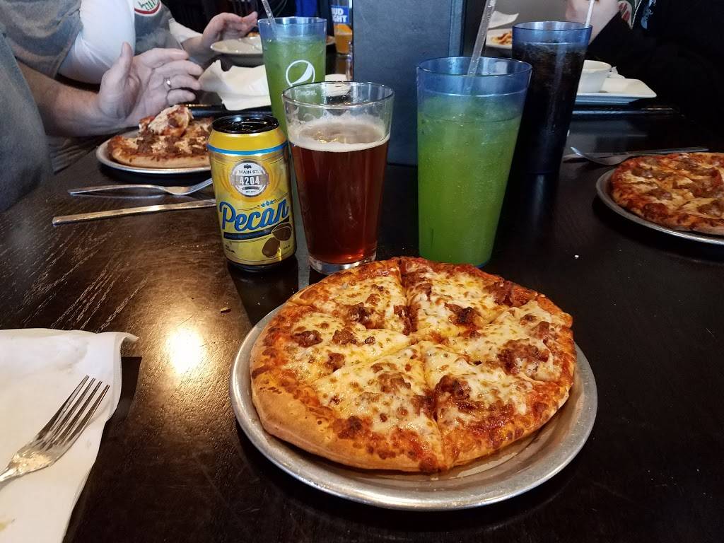 Joes Pizza & Pasta | restaurant | 4628 N Illinois St, Fairview Heights, IL 62208, USA | 6184164464 OR +1 618-416-4464