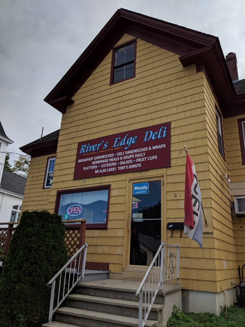 Rivers Edge Deli | restaurant | 616 Main St, Westbrook, ME 04092, United States | 2078541113 OR +1 207-854-1113