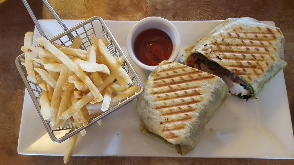 La Tavola | restaurant | 702 Highland Ave, Waterbury, CT 06708, USA | 2037552211 OR +1 203-755-2211