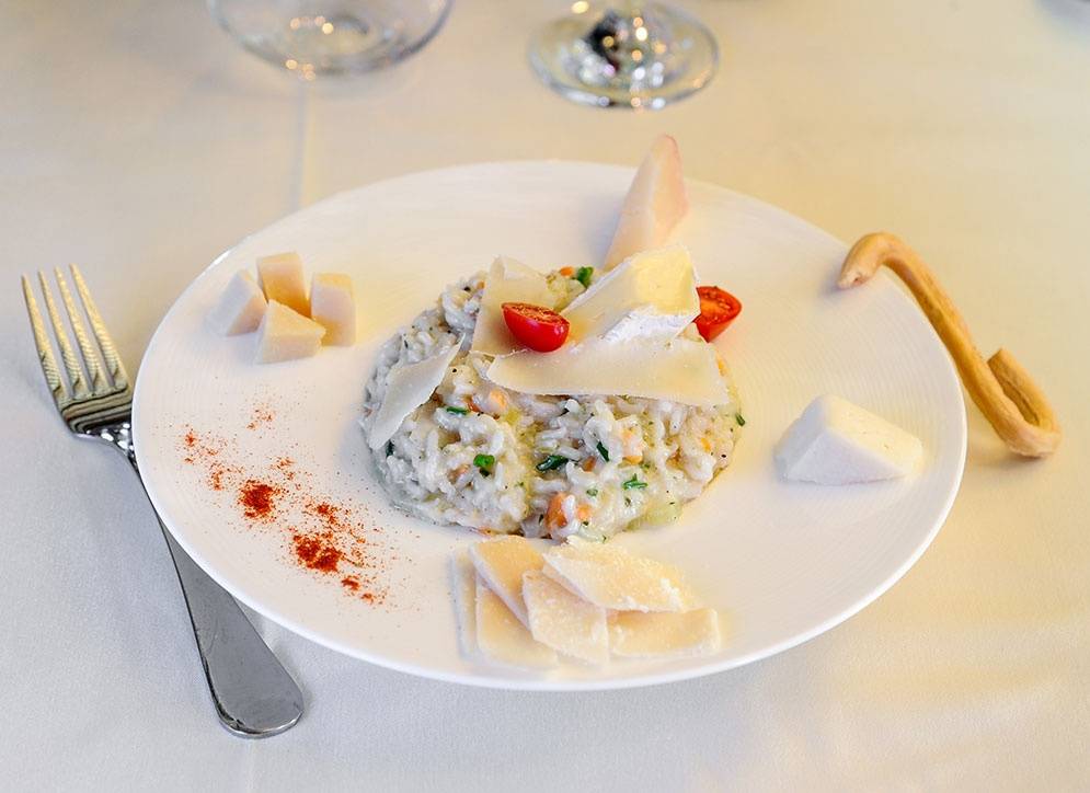 Tradizione Trattoria | restaurant | 445 Edgeley Blvd, Concord, ON L4K 4G1, Canada | 9057613353 OR +1 905-761-3353