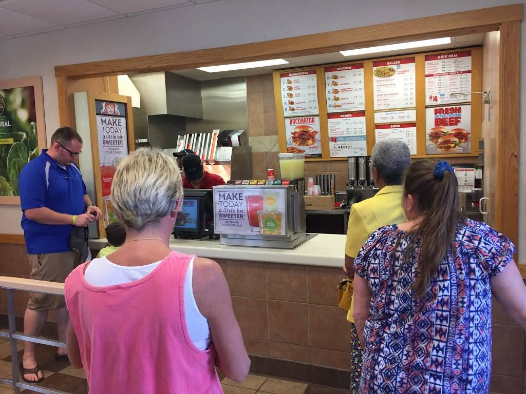 Wendys | restaurant | 7435 Brandt Pike, Dayton, OH 45424, USA | 9373067856 OR +1 937-306-7856