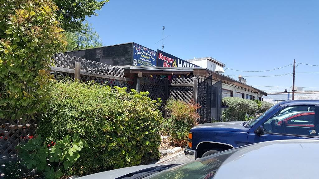 Hawx Burger Bar & Ice House | restaurant | 2895 Thousand Oaks, San Antonio, TX 78232, USA | 2103204299 OR +1 210-320-4299